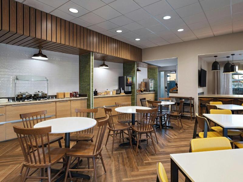 Fairfield Inn & Suites Phoenix South Mountain Area image