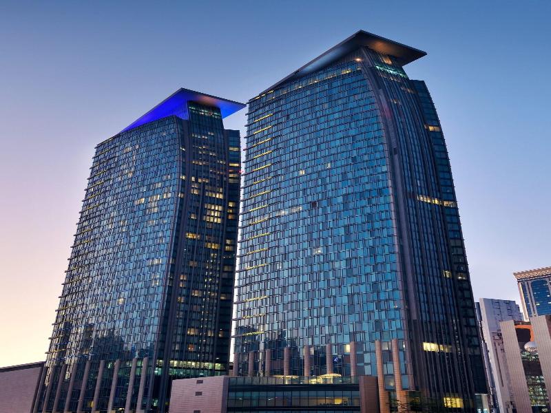 Le Meridien City Center, Doha image