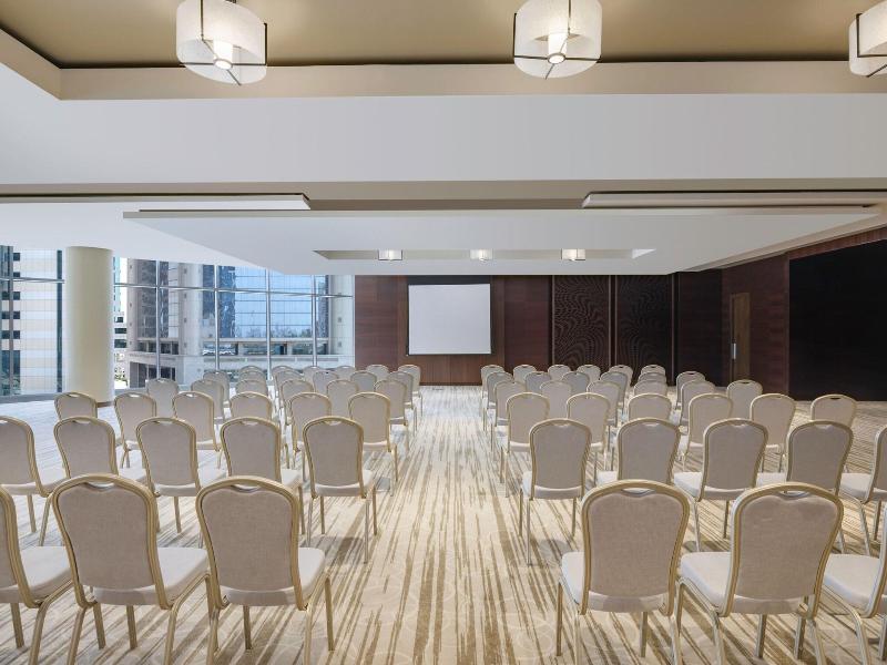 Le Meridien City Center, Doha image
