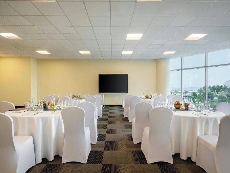 Le Meridien City Center, Doha image
