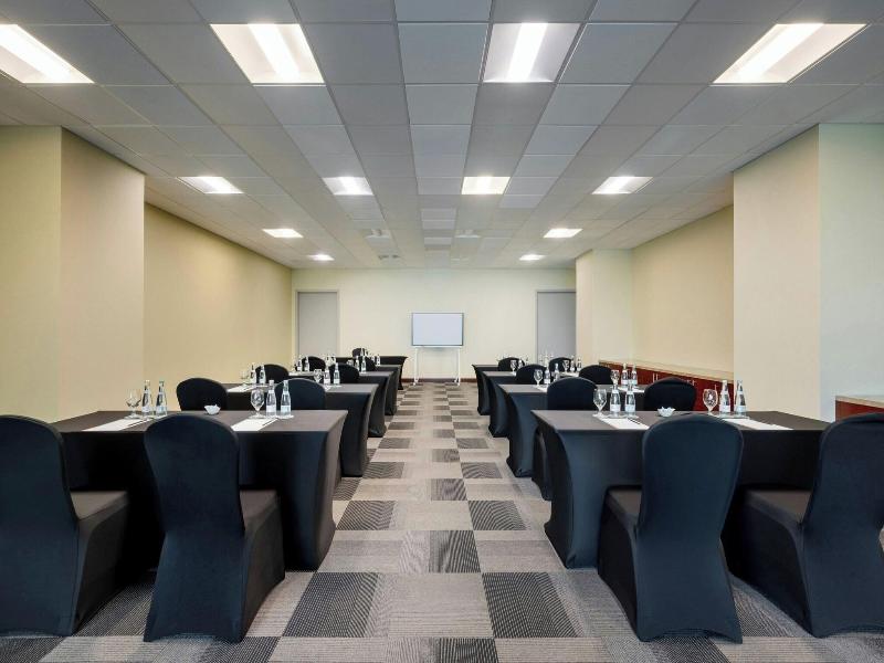 Le Meridien City Center, Doha image