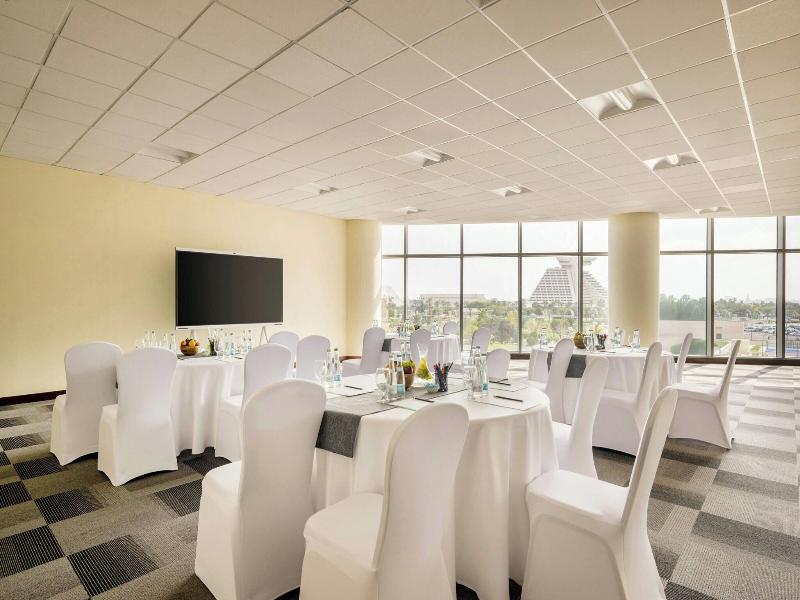 Le Meridien City Center, Doha image