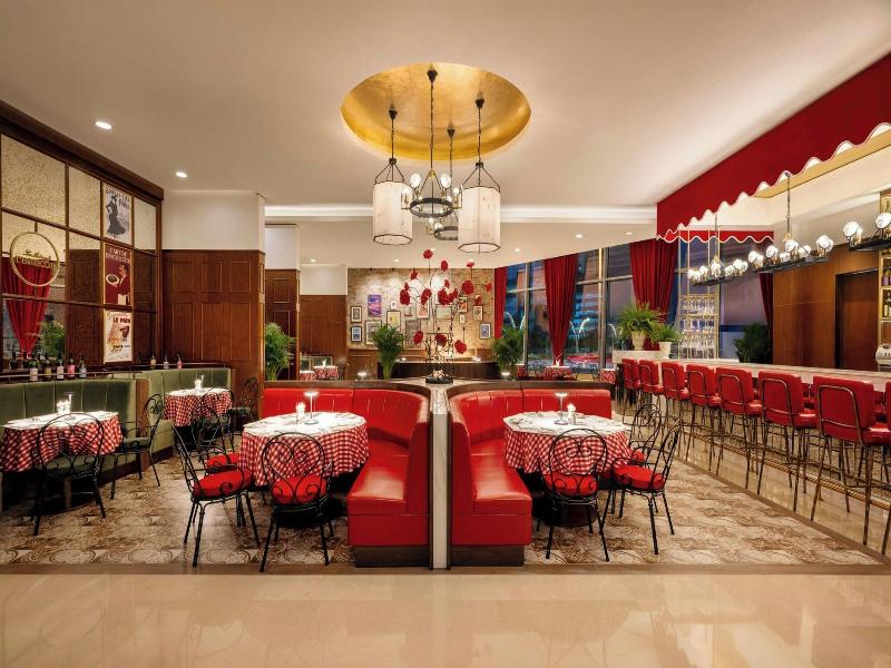 Le Meridien City Center, Doha image