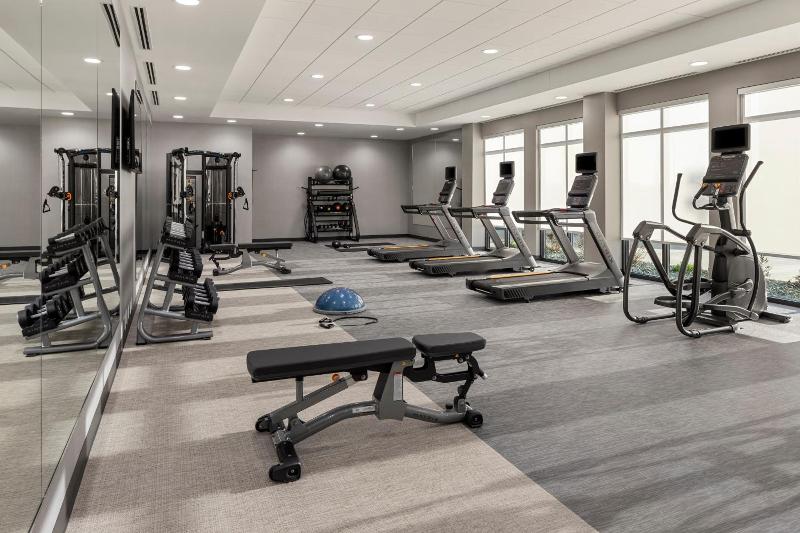 Courtyard By Marriott Bettendorf image