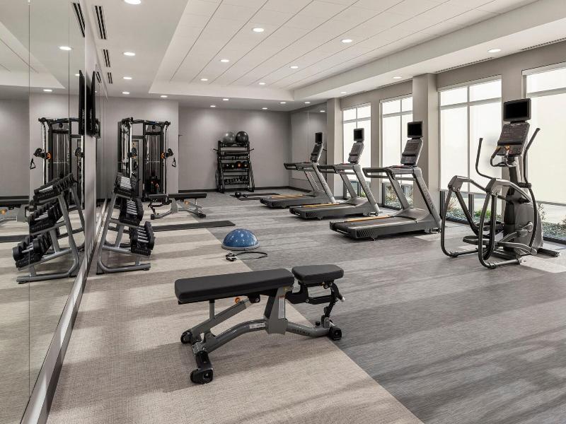 Courtyard By Marriott Bettendorf image