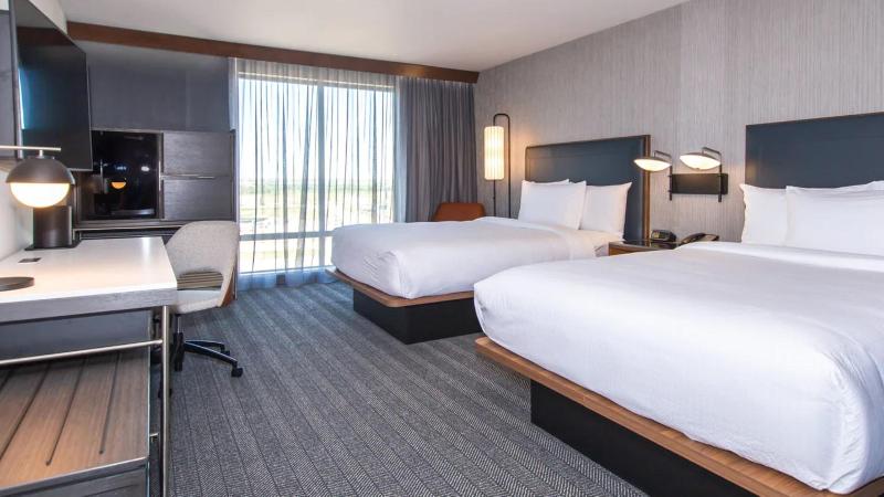 Courtyard By Marriott Bettendorf image