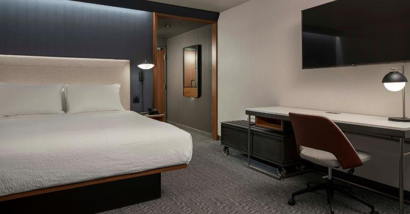 Courtyard By Marriott Bettendorf image