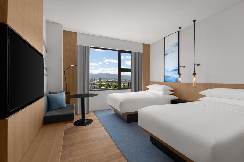 Fairfield By Marriott Cebu Mandaue City image