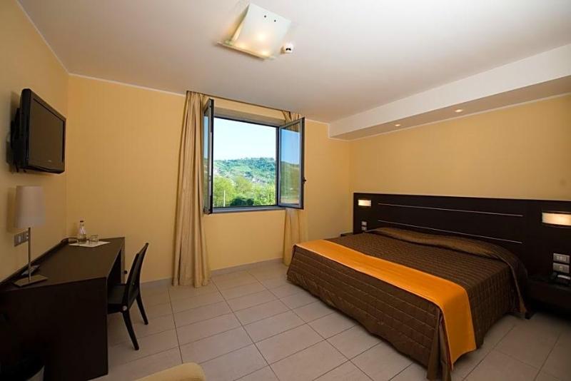 Hotel Letiziv image