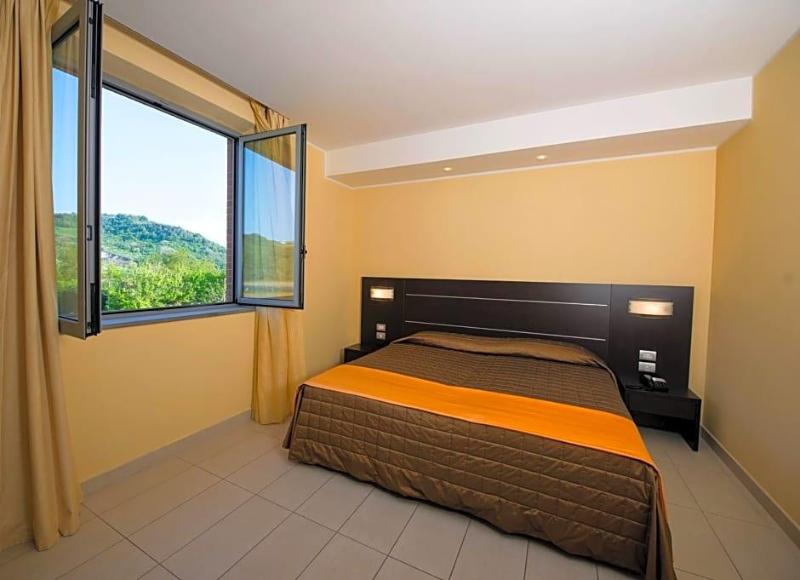 Hotel Letiziv image