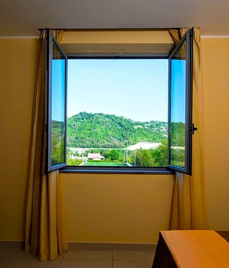 Hotel Letiziv image