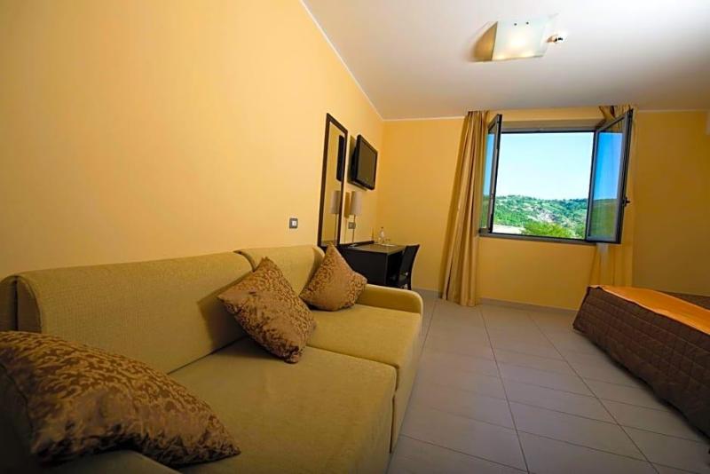 Hotel Letiziv image