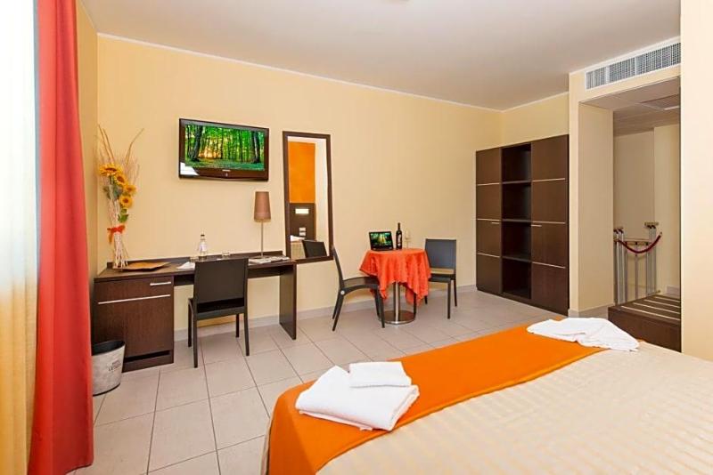 Hotel Letiziv image
