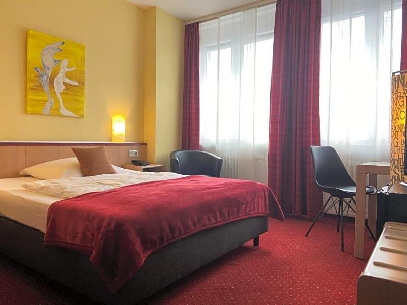 Hotel Stadt Hamburg Am Fluss Saarbrv Cken image