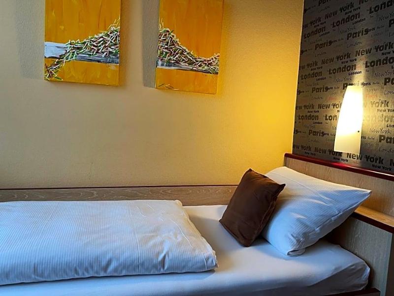Hotel Stadt Hamburg Am Fluss Saarbrv Cken image