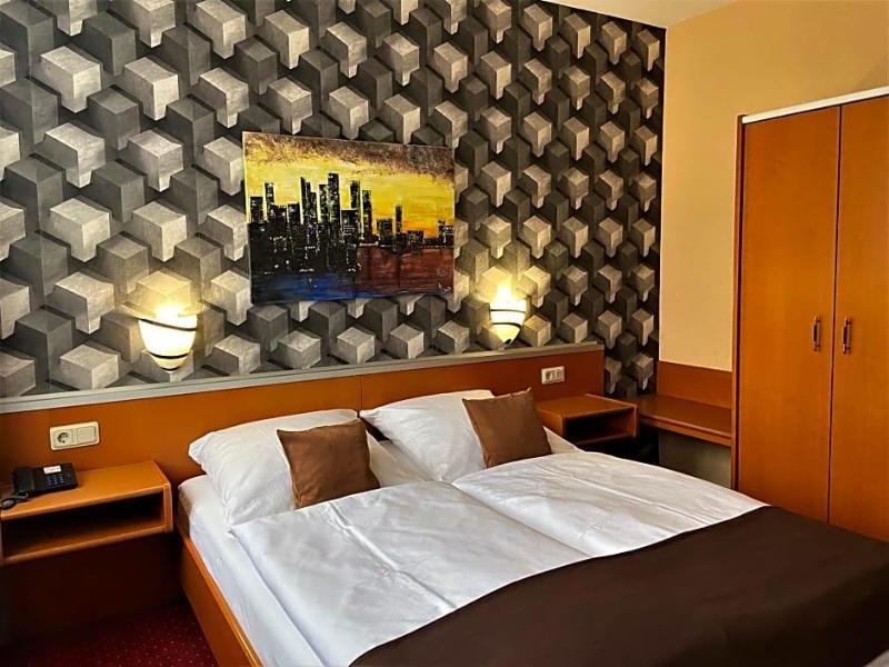 Hotel Stadt Hamburg Am Fluss Saarbrv Cken image