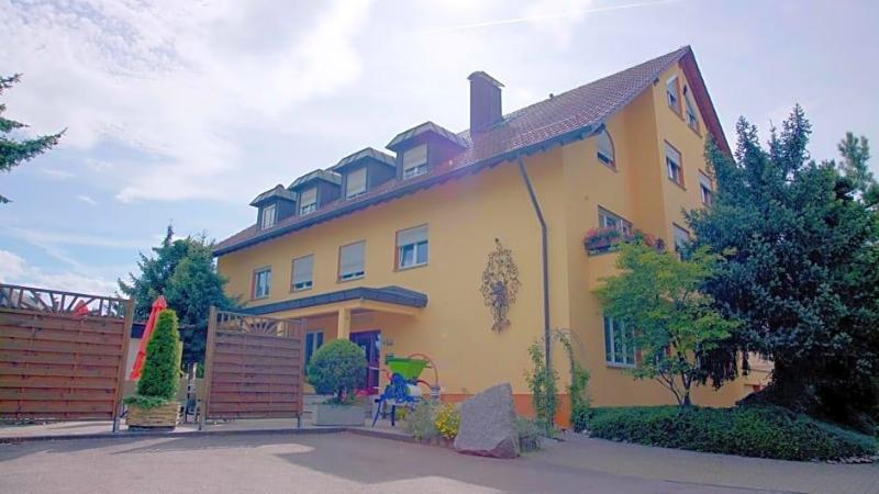 Hotel Restaurant Und Gv Stehaus Lv Wen image
