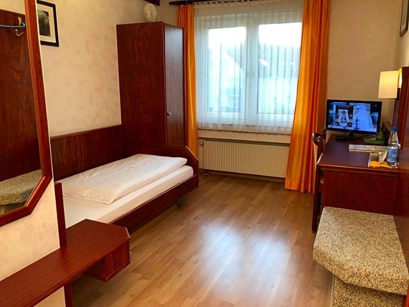 Hotel Restaurant Und Gv Stehaus Lv Wen image