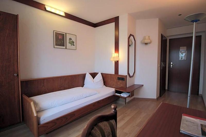 Hotel Restaurant Und Gv Stehaus Lv Wen image