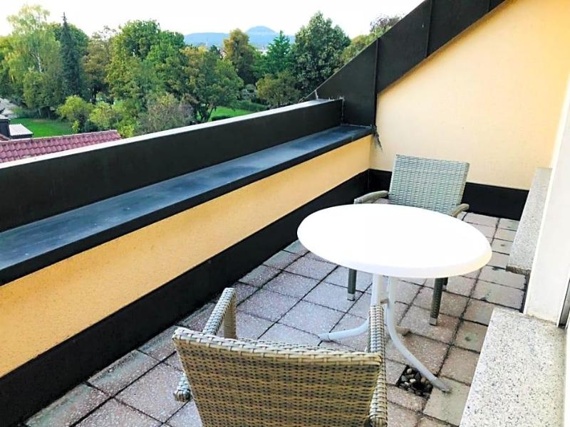 Hotel Restaurant Und Gv Stehaus Lv Wen image