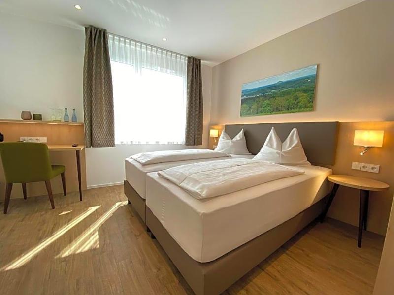 Hotel Restaurant Und Gv Stehaus Lv Wen image