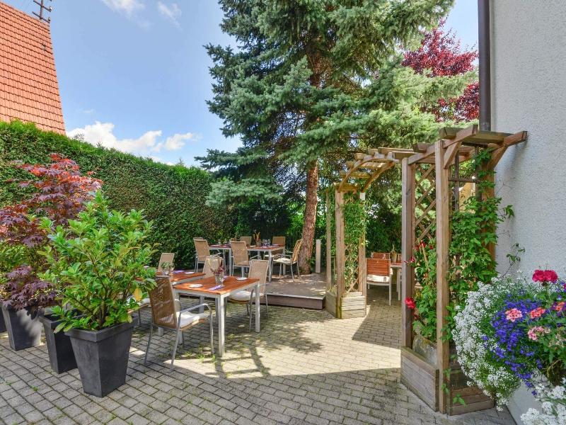 Mayers Waldhorn Zwischen Reutlingen Und Tv Bingen image