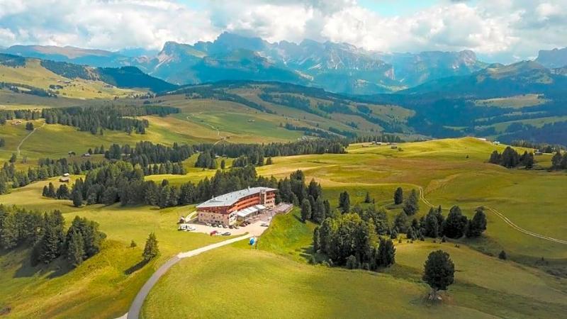 Paradiso Pure Living Vegetarian Vegan Hotel image