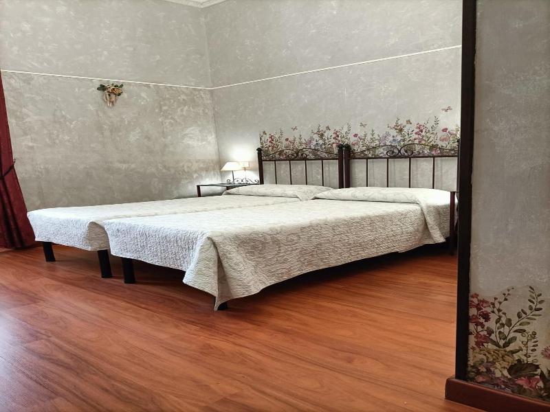 Rossi Hotel image