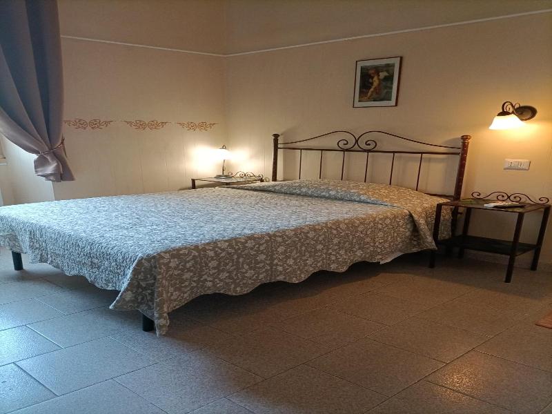 Rossi Hotel image