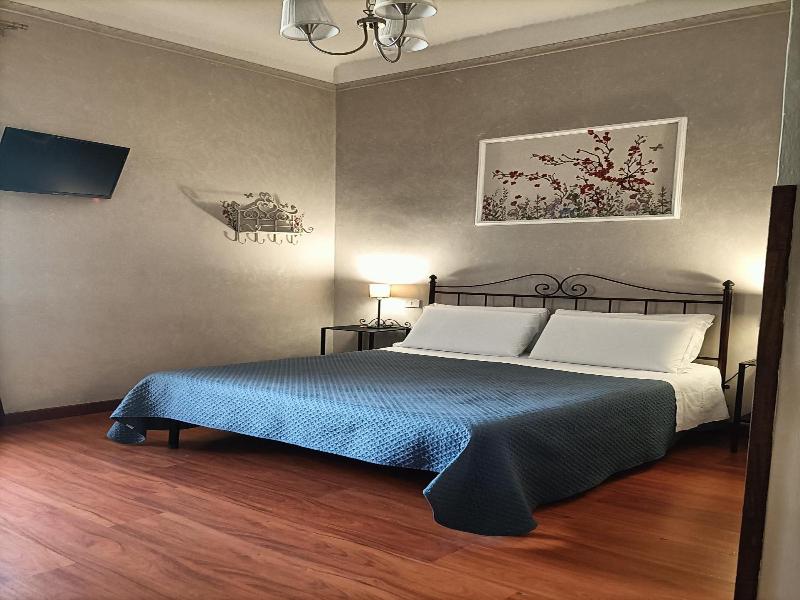 Rossi Hotel image