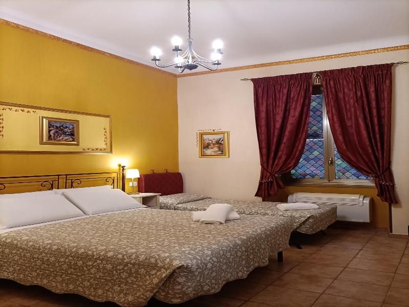Rossi Hotel image