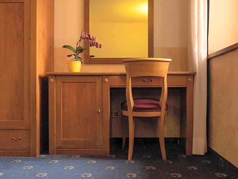 Hotel Ristorante Centrale image