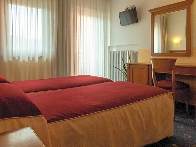 Hotel Ristorante Centrale image