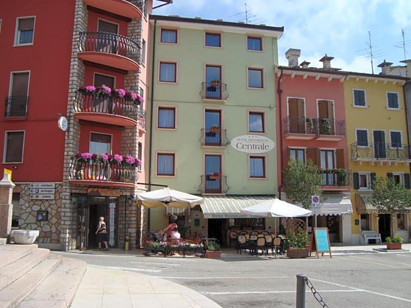 Hotel Ristorante Centrale image