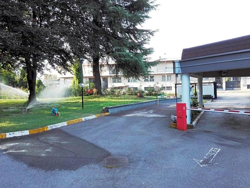 Motel Est image