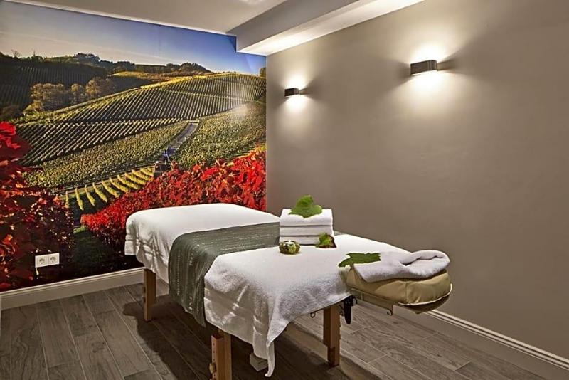 Weinberghotel Nalbach image