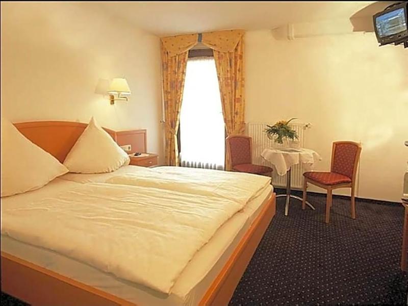 Weinberghotel Nalbach image