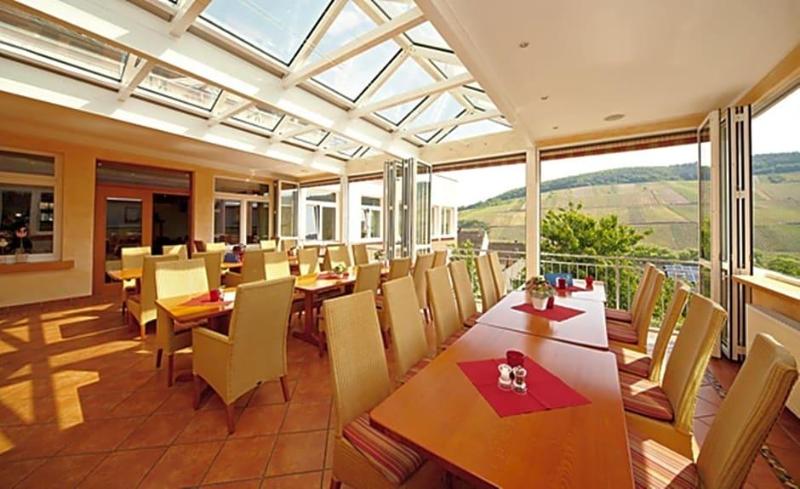 Weinberghotel Nalbach image