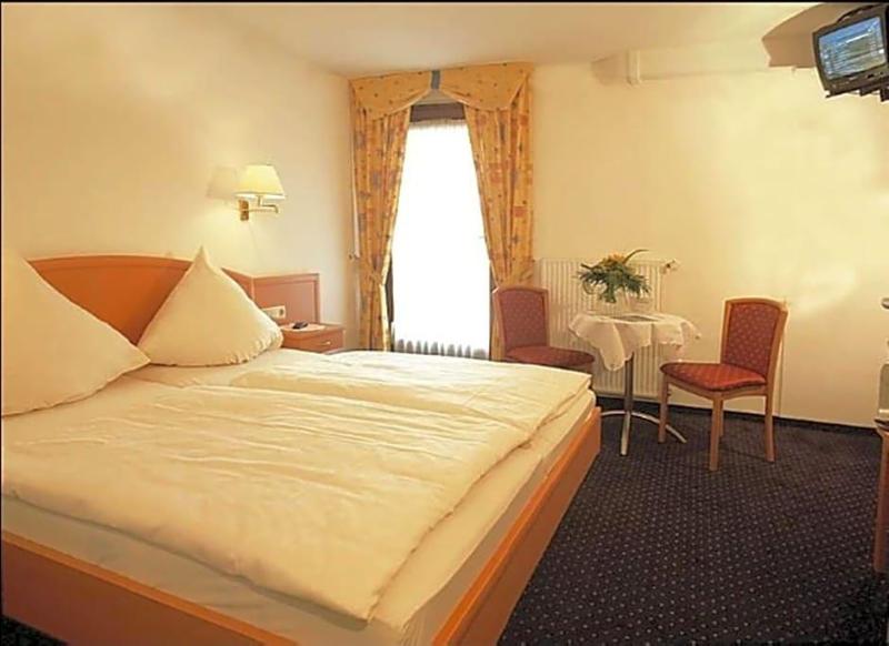 Weinberghotel Nalbach image