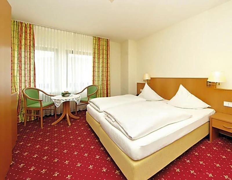 Weinberghotel Nalbach image