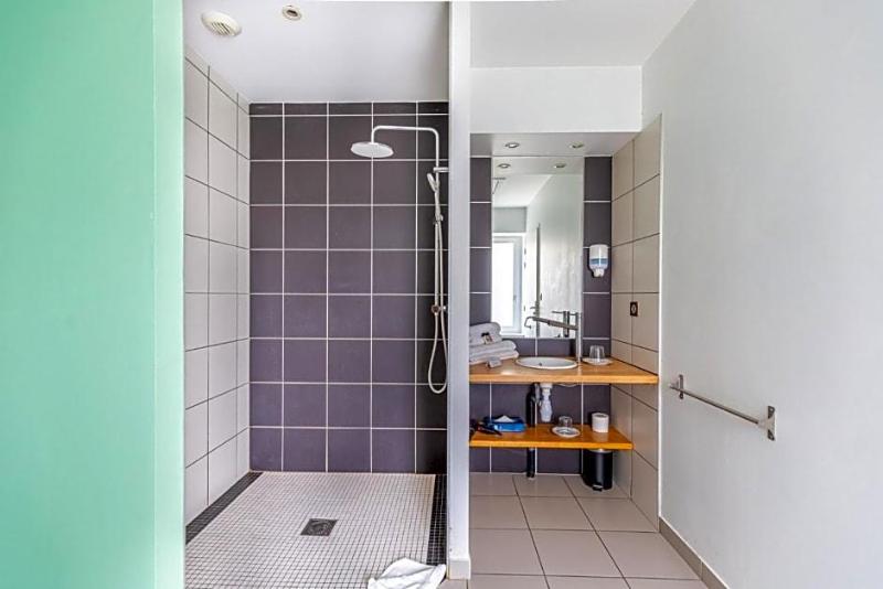 Hv Tel Chv Teau La Chv Ze Bordeaux Floirac image