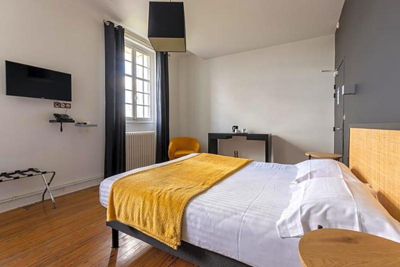 Hv Tel Chv Teau La Chv Ze Bordeaux Floirac image