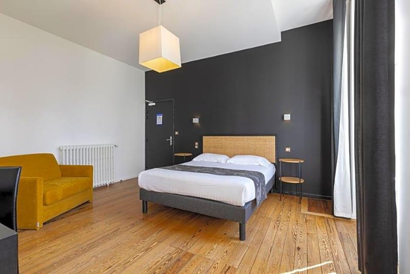 Hv Tel Chv Teau La Chv Ze Bordeaux Floirac image