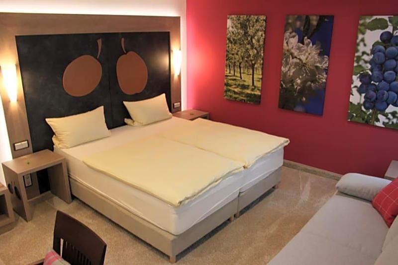 Hotel Gasthof Die Post Brennerei Frankenhv He image