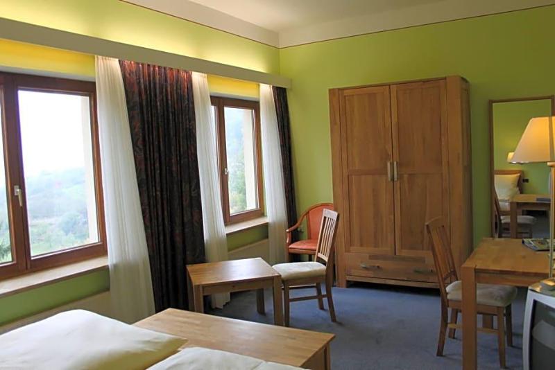 Hotel Gasthof Die Post Brennerei Frankenhv He image