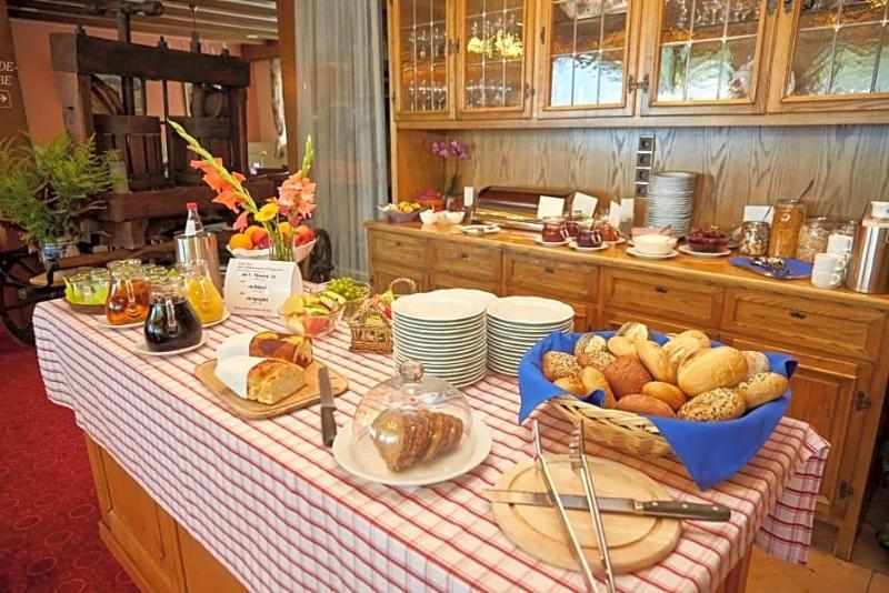 Hotel Gasthof Die Post Brennerei Frankenhv He image