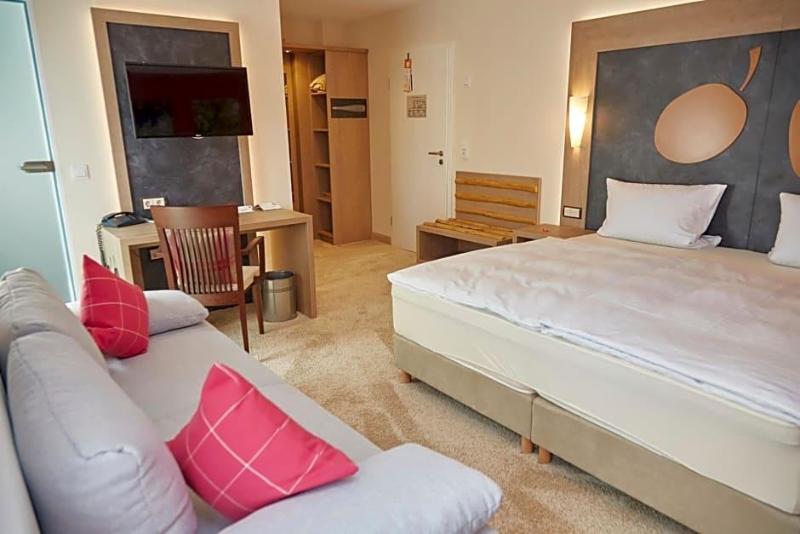 Hotel Gasthof Die Post Brennerei Frankenhv He image