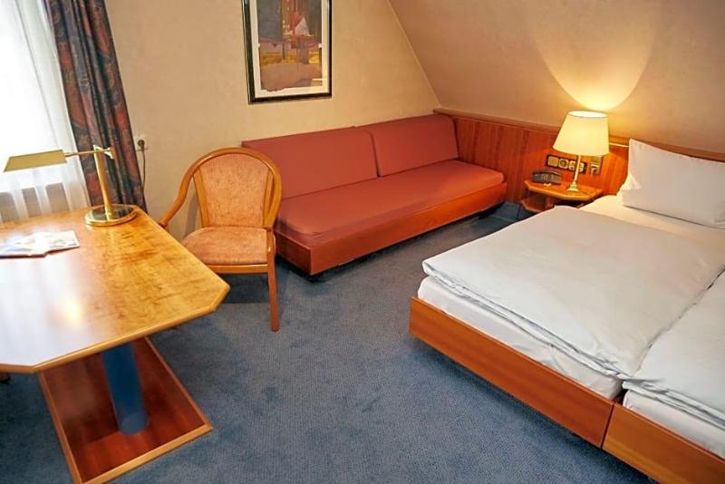 Hotel Gasthof Die Post Brennerei Frankenhv He image