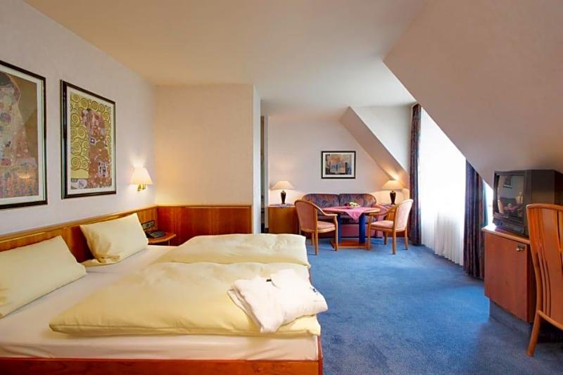 Hotel Gasthof Die Post Brennerei Frankenhv He image