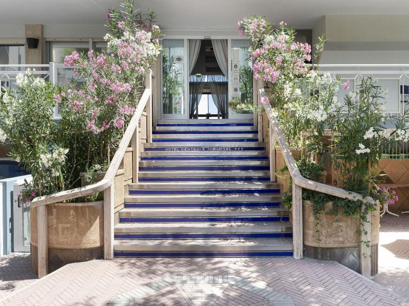 Hotel Centrale Miramare image
